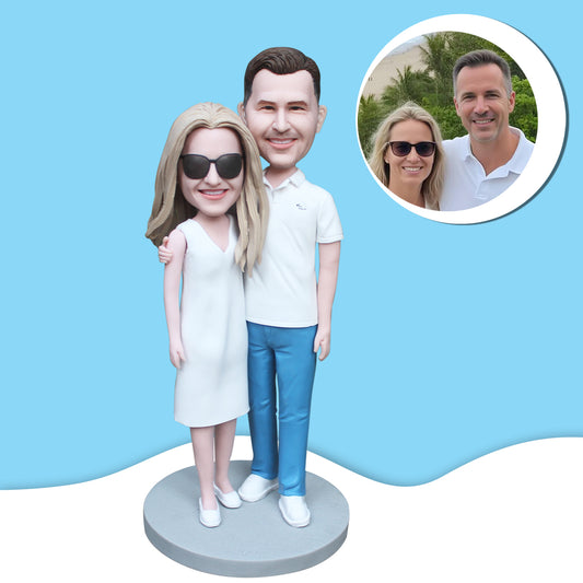 Fully customizable couple bobblehead
